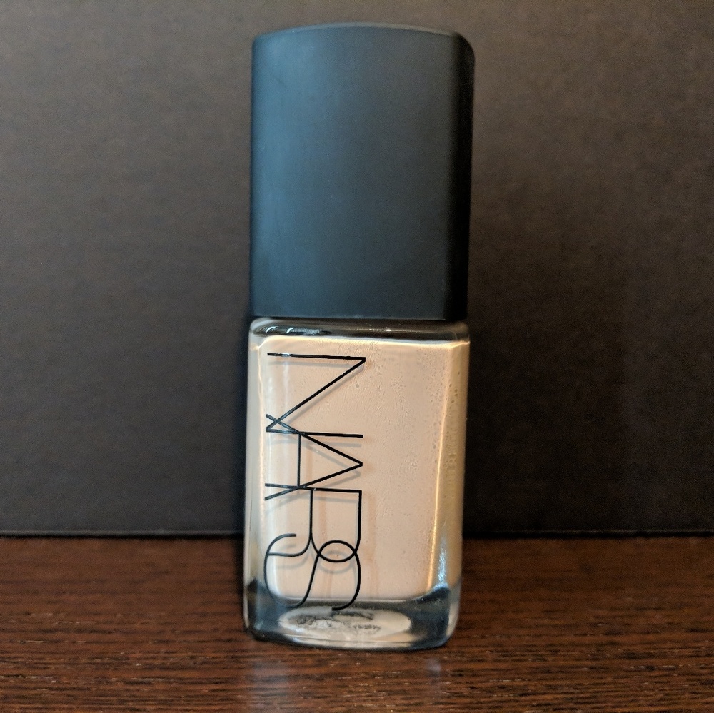NARS Sheer Glow Foundation - Light 2 (Mont Blanc)